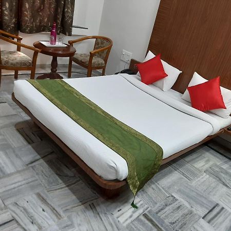 City Palace Hotel होटल सिटी पैलेस Nášik Exteriér fotografie