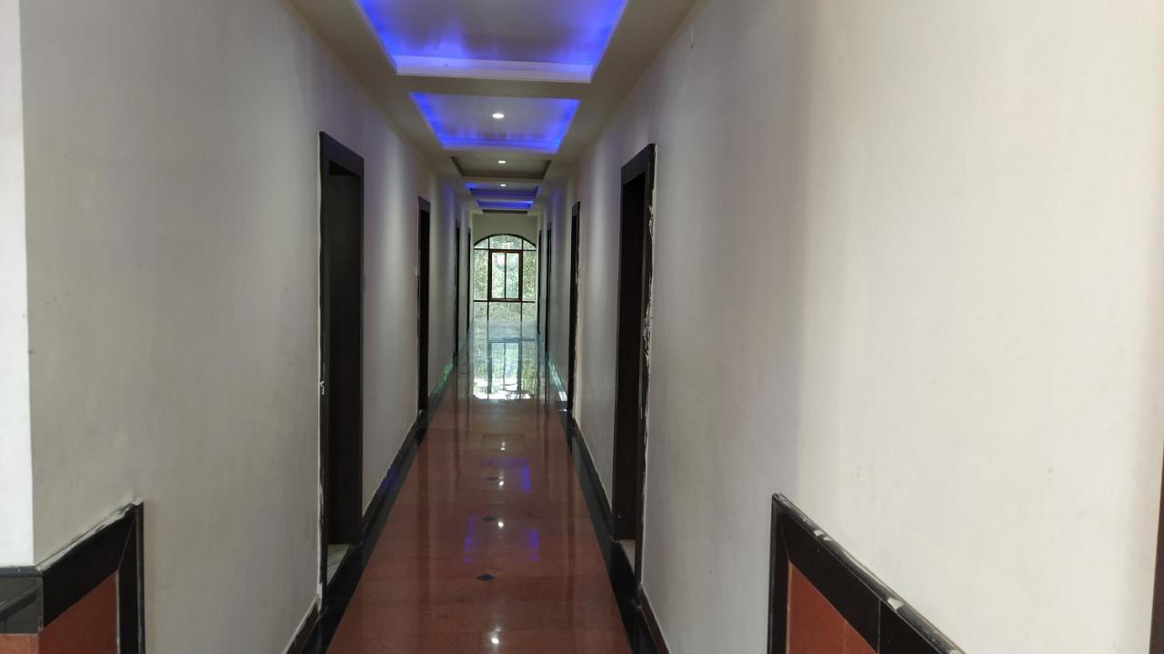 City Palace Hotel होटल सिटी पैलेस Nášik Exteriér fotografie