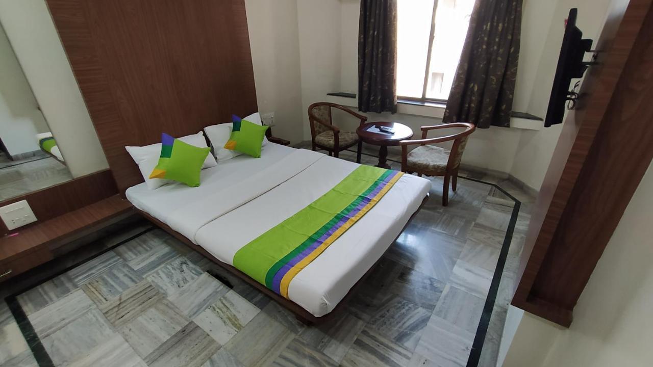 City Palace Hotel होटल सिटी पैलेस Nášik Exteriér fotografie
