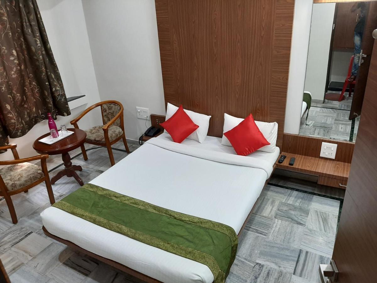 City Palace Hotel होटल सिटी पैलेस Nášik Exteriér fotografie