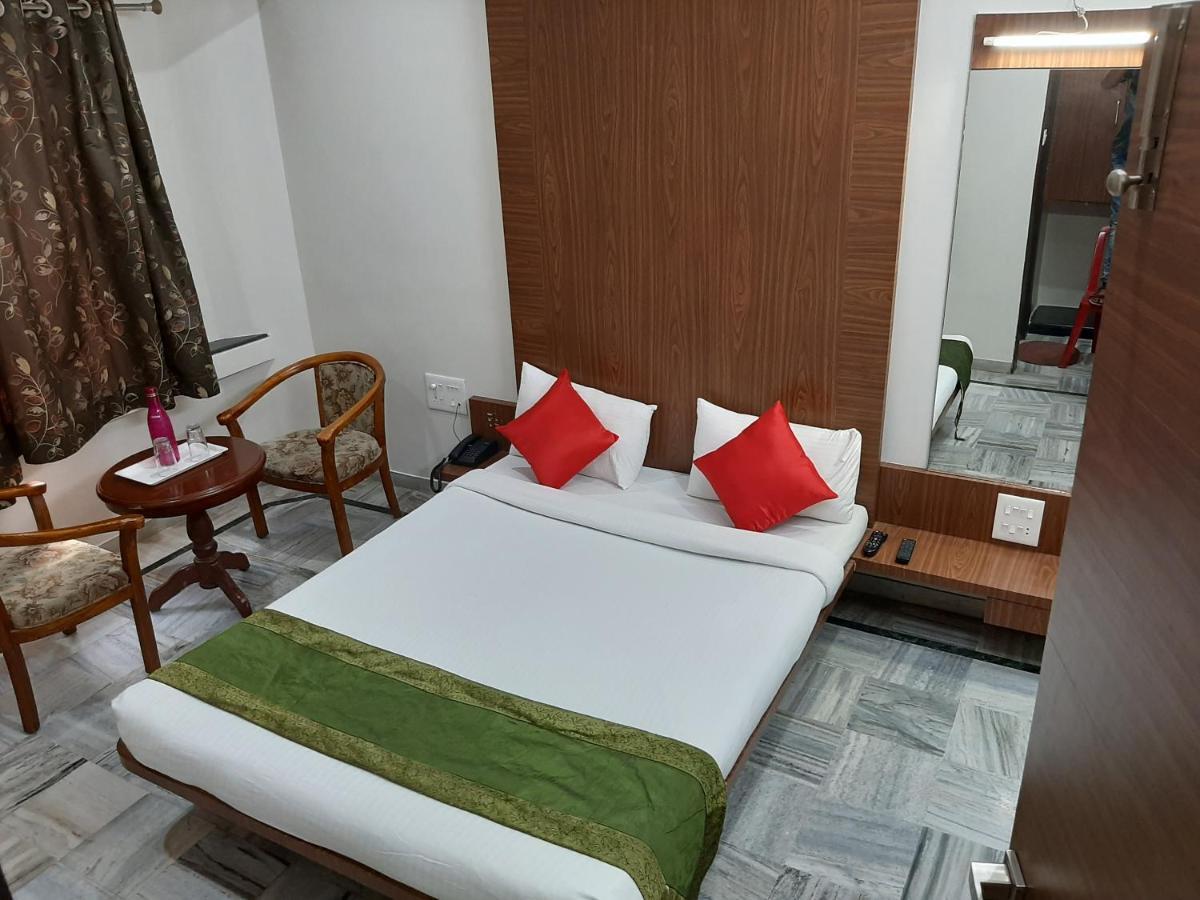 City Palace Hotel होटल सिटी पैलेस Nášik Exteriér fotografie