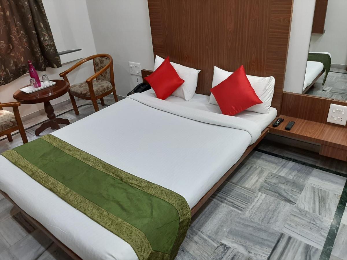 City Palace Hotel होटल सिटी पैलेस Nášik Exteriér fotografie